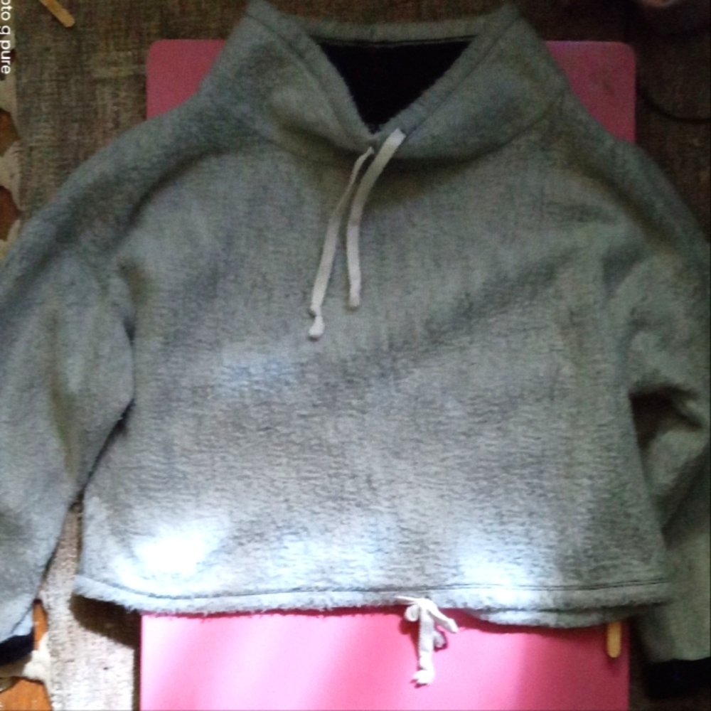 Proff crop sweater